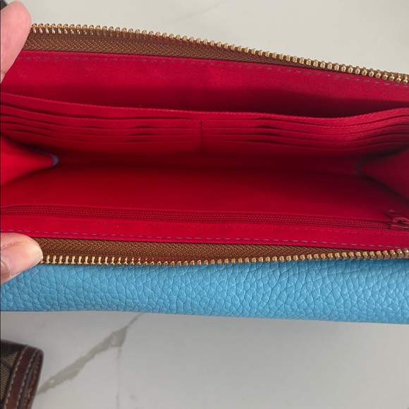 Dooney Bourke Clutch/Crossbody NWOT - Picture 3 of 8